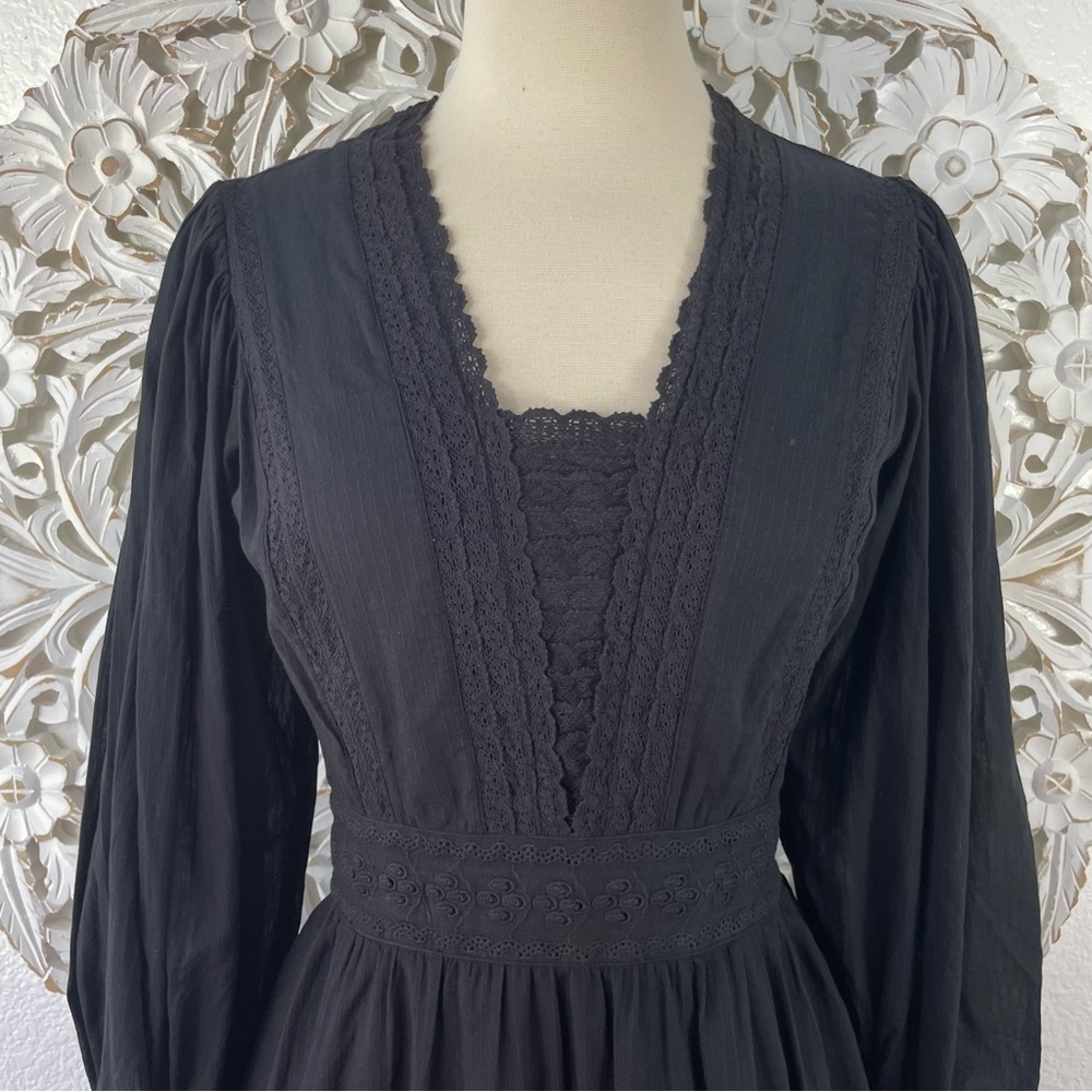 {Reformation} Elisabetta Black Lace Puff-Sleeve Mini Dress, Size 2 - Picture 3 of 11